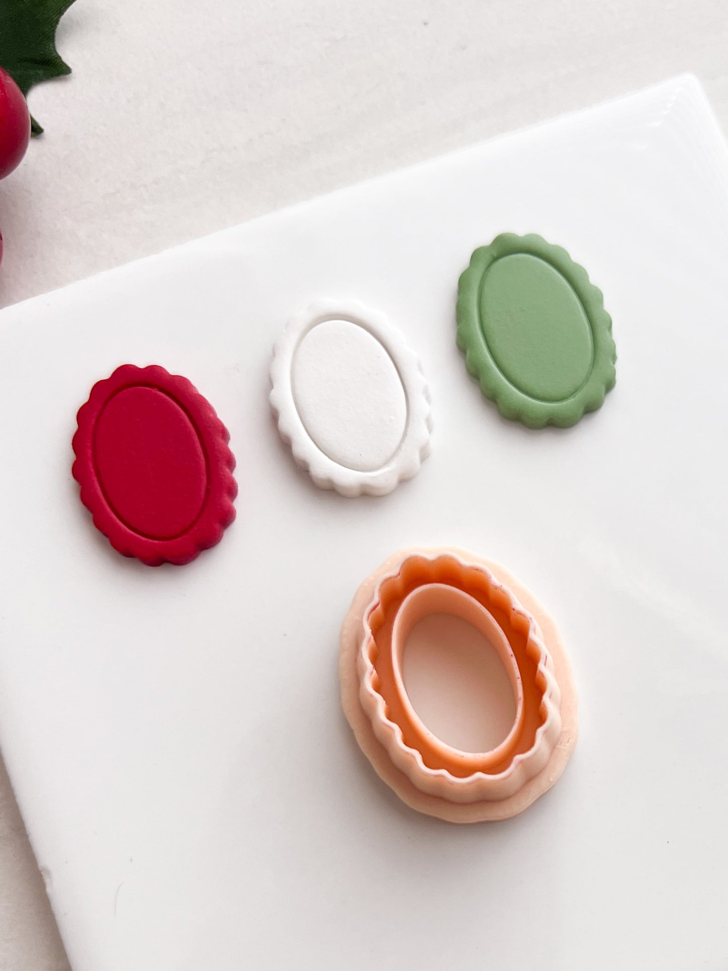 Embossed Portrait No. 1 Clay Cutter | Embossed Portrait No. 1 Polymer Clay Cutter for DIY Classic Earrings Vintage-Themed Jewelry and Handmade Decorative Accessories