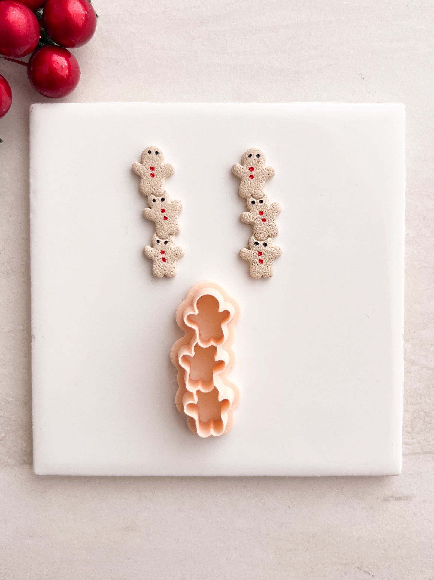 Gingerbread Men Chain Clay Cutter | Gingerbread Men Chain Polymer Clay Cutter for DIY Christmas Earrings Cookie-Themed Jewelry and Handmade Holiday Accessories