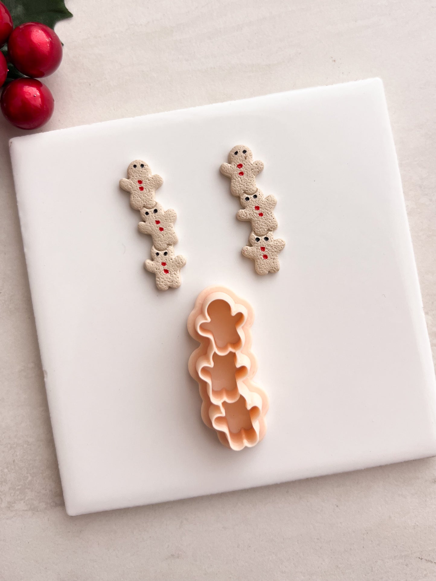 Gingerbread Men Chain Clay Cutter | Gingerbread Men Chain Polymer Clay Cutter for DIY Christmas Earrings Cookie-Themed Jewelry and Handmade Holiday Accessories