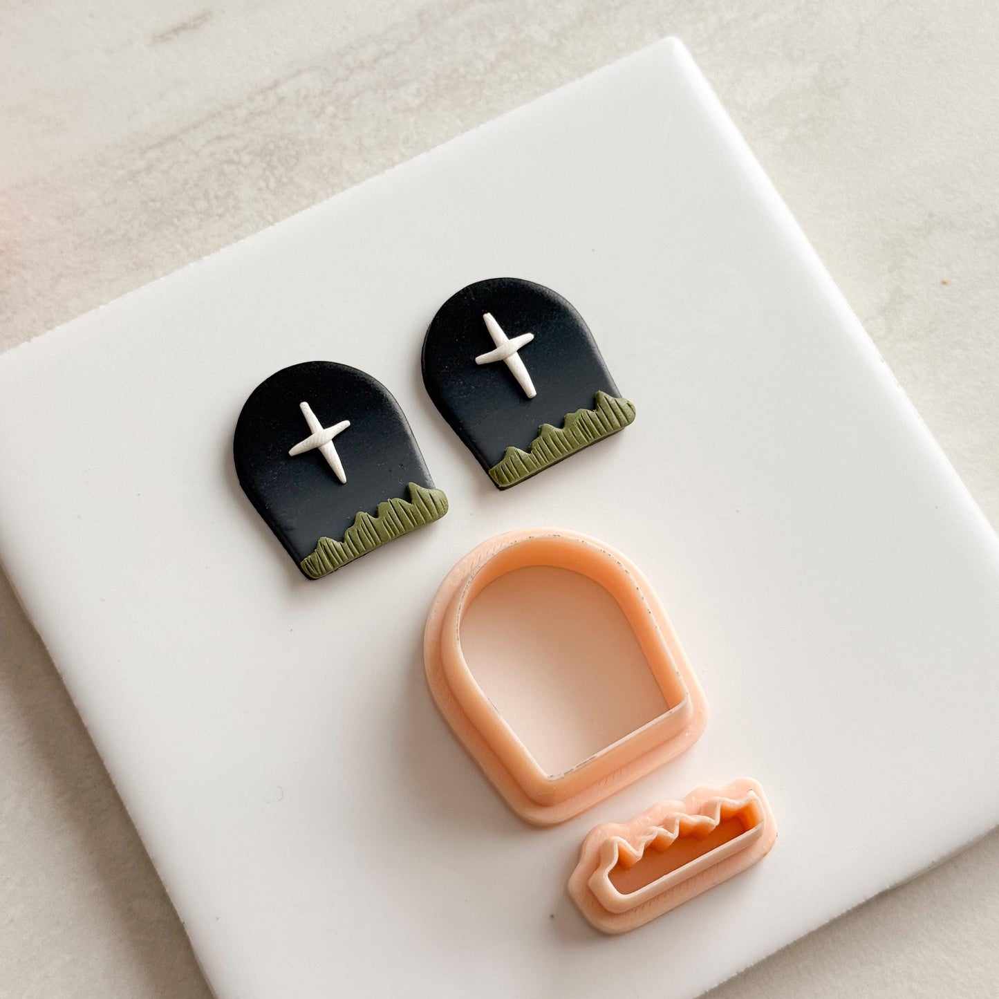 2025 Tombstone with Grass Clay Cutter | Spooky Halloween Gravestone Polymer Clay Cutter for Fall Earrings and Crafts