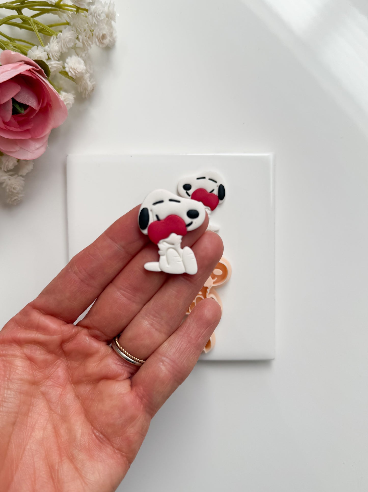 Snoopy Hugging Heart Clay Cutter | Snoopy Hugging Heart Polymer Clay Cutter for DIY Valentine Earrings Cartoon-Themed Jewelry and Handmade Cute Accessories