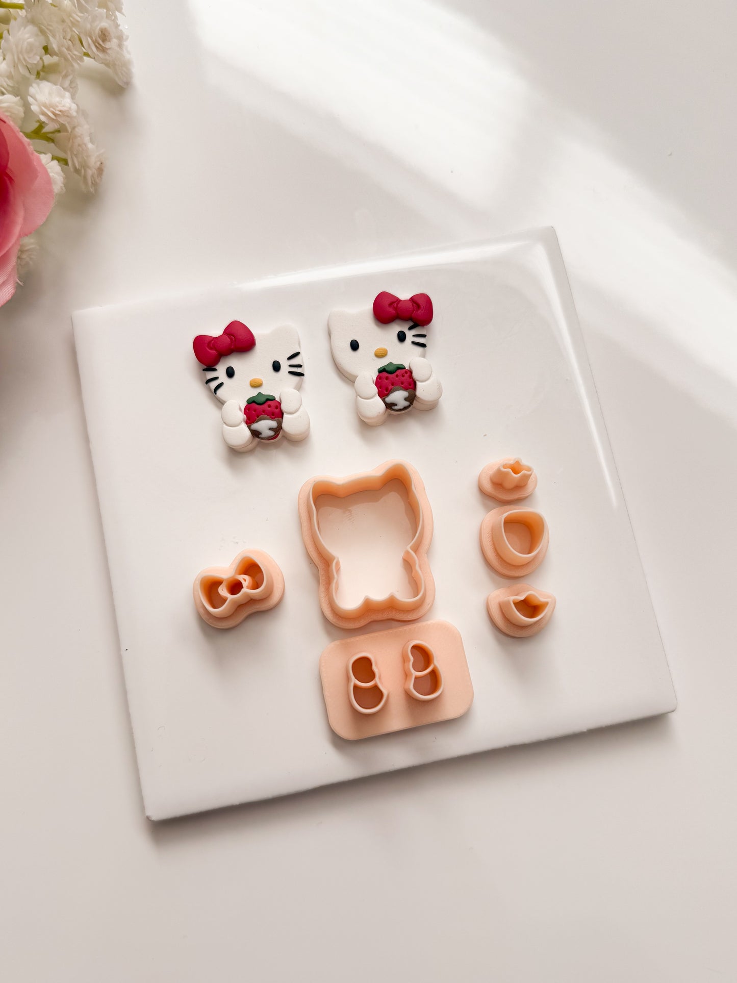 Hello Kitty Holding Chocolate Strawberry Clay Cutter | Hello Kitty Holding Chocolate Strawberry Polymer Clay Cutter for DIY Valentine Earrings Sweet Jewelry and Handmade Cute Accessories