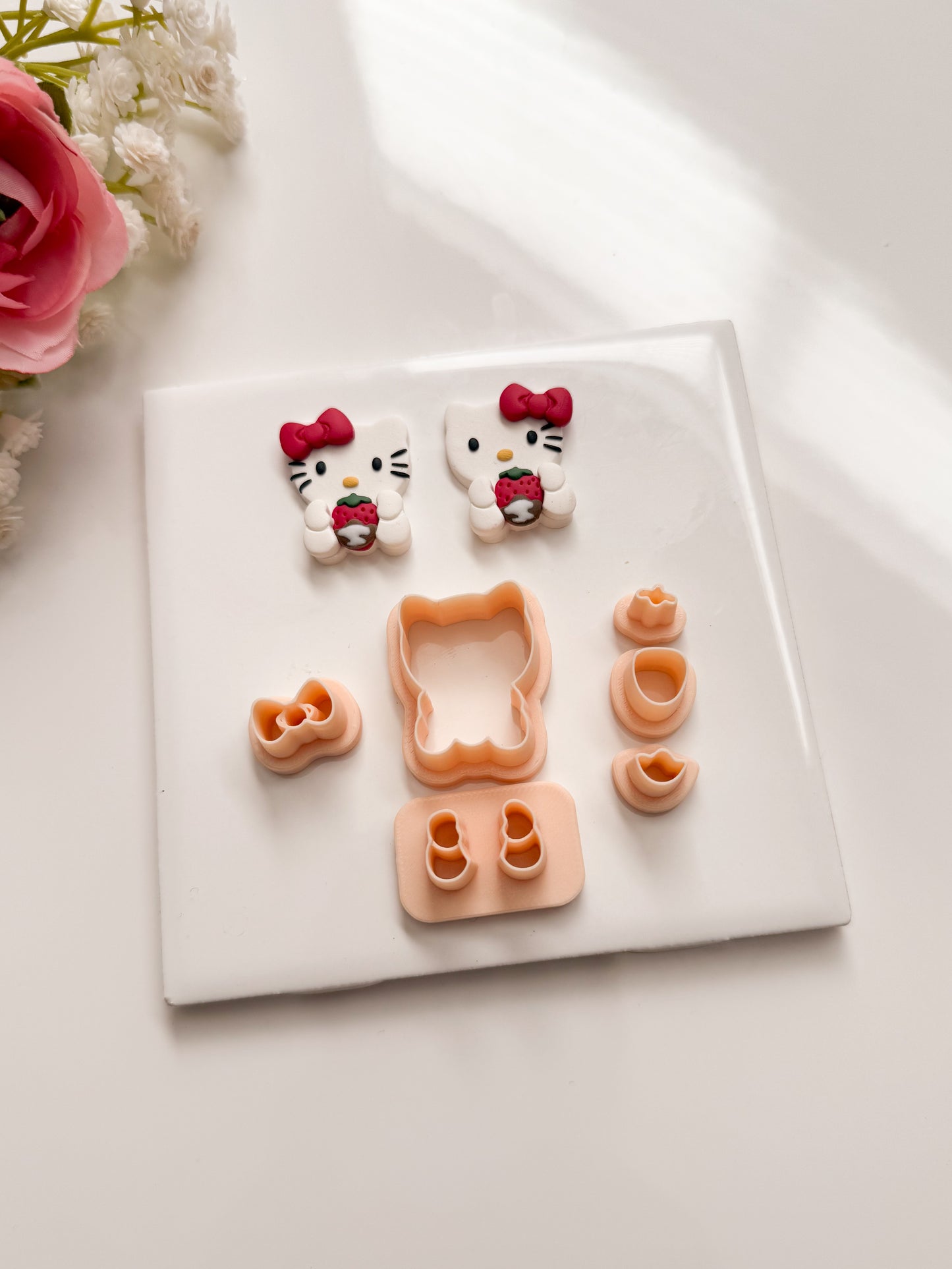 Hello Kitty Holding Chocolate Strawberry Clay Cutter | Hello Kitty Holding Chocolate Strawberry Polymer Clay Cutter for DIY Valentine Earrings Sweet Jewelry and Handmade Cute Accessories