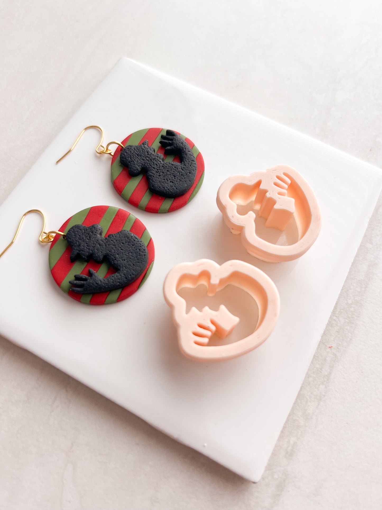 Nightmare on Elm Street Mirrored Freddie Silhouette Clay Cutter | Nightmare on Elm Street Mirrored Freddie Silhouette Polymer Clay Cutter for DIY Horror Earrings Halloween-Themed Jewelry and Handmade Spooky Accessories