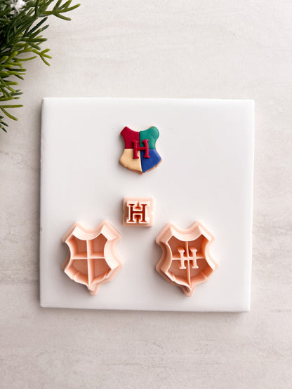 Hogwarts Crest Clay Cutter | Hogwarts Crest Polymer Clay Cutter for DIY Magic-Themed Earrings Fantasy Jewelry and Handmade Wizard Accessories