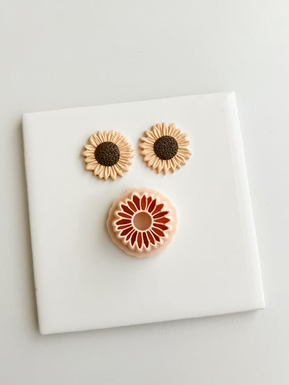 Sunflower No. 3 Clay Cutter | Sunflower No. 3 Polymer Clay Cutter for DIY Floral Earrings Garden-Themed Jewelry and Handmade Botanical Accessories