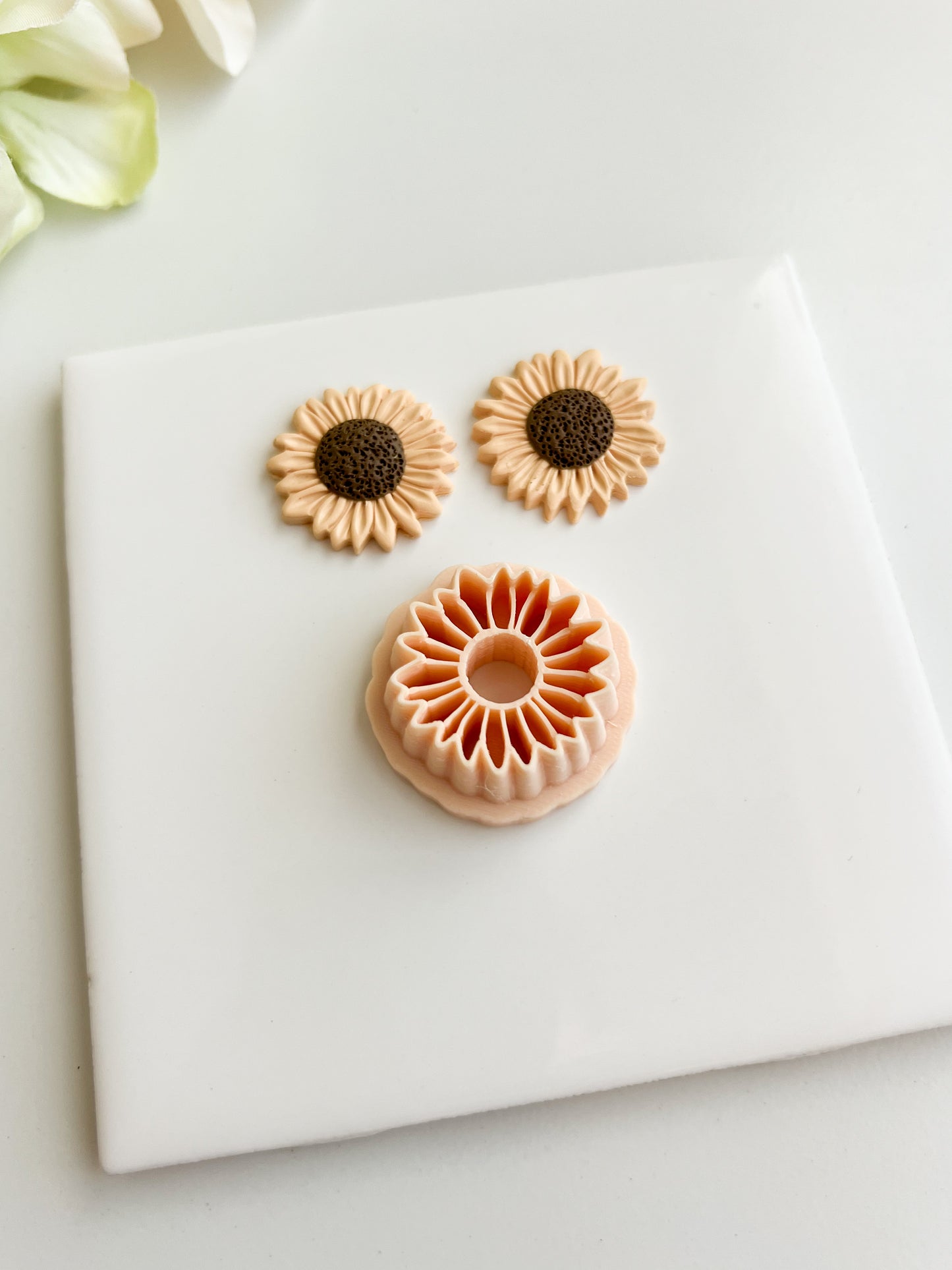 Sunflower No. 3 Clay Cutter | Sunflower No. 3 Polymer Clay Cutter for DIY Floral Earrings Garden-Themed Jewelry and Handmade Botanical Accessories