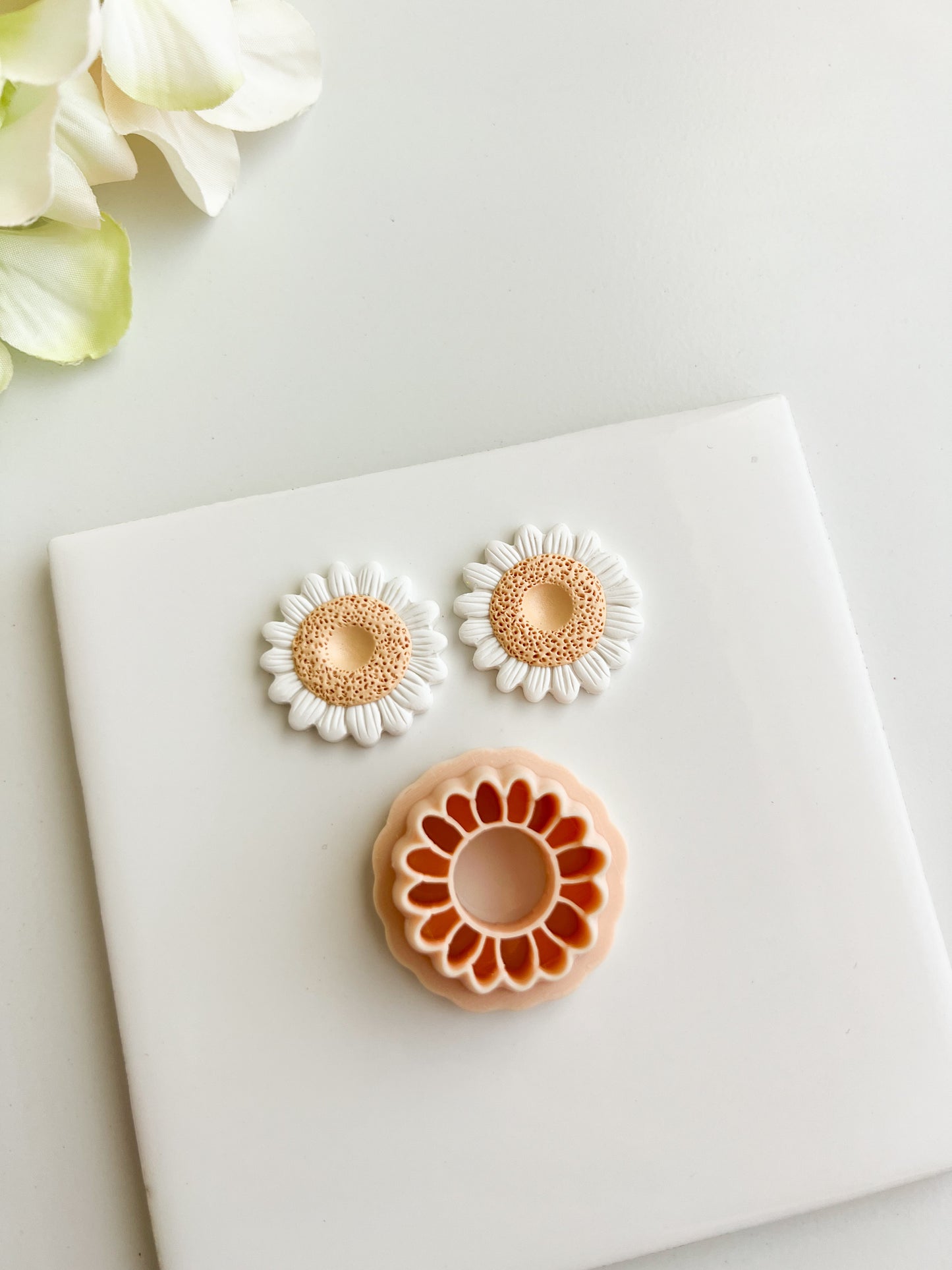 Daisy No. 12 Clay Cutter | Daisy No. 12 Polymer Clay Cutter for DIY Flower Earrings Spring-Themed Jewelry and Handmade Botanical Accessories