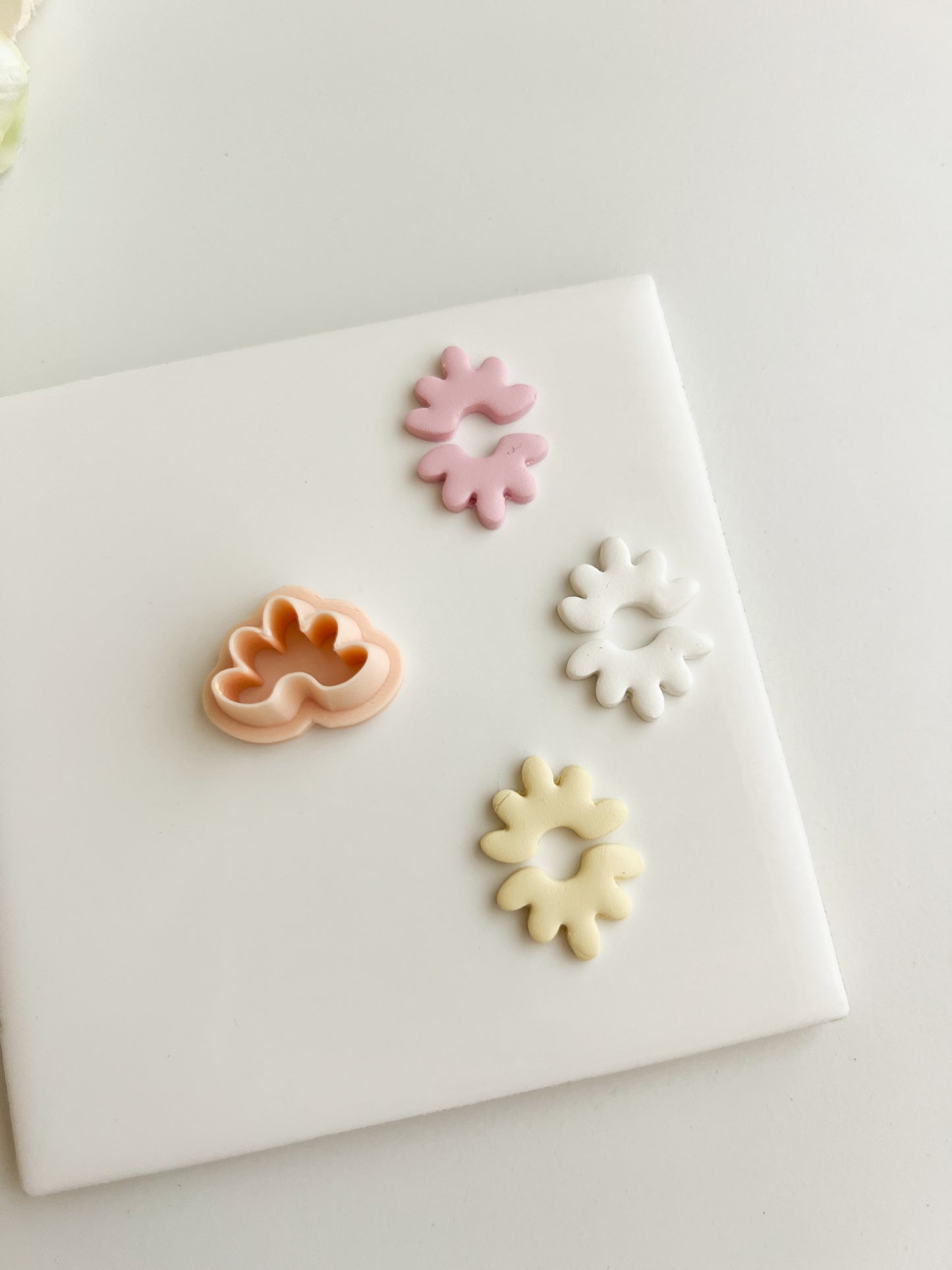 Abstract Floral Shape Clay Cutter | Abstract Floral Shape Polymer Clay Cutter for DIY Nature Earrings Artistic-Themed Jewelry and Handmade Elegant Accessories