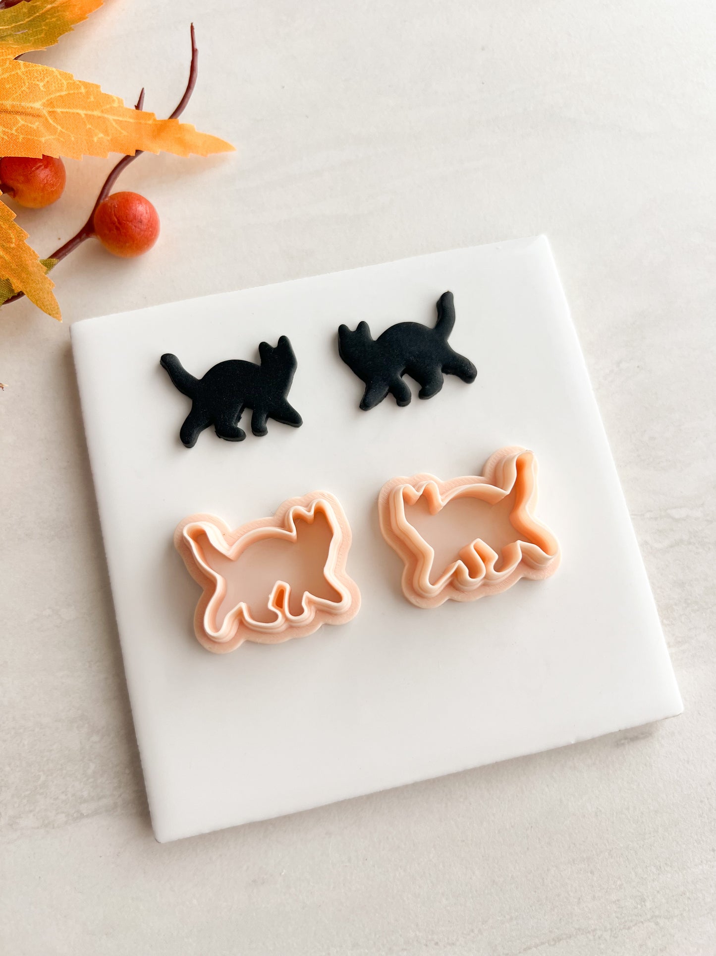 Cat Mirror No. 2 Clay Cutter | Cat Mirror No. 2 Polymer Clay Cutter for DIY Reflective Earrings Cat-Themed Jewelry and Handmade Elegant Accessories