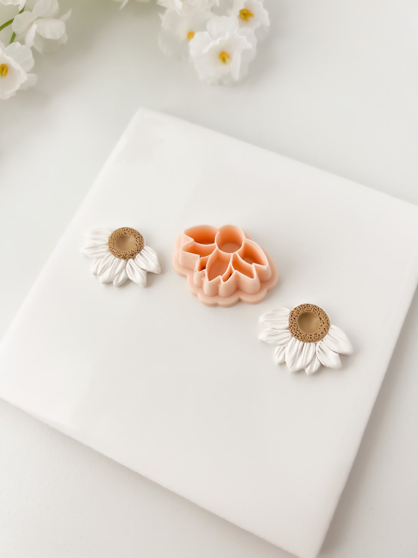 Half Daisy Clay Cutter | Half Daisy Polymer Clay Cutter for DIY Floral Earrings Nature-Themed Jewelry and Handmade Cute Accessories