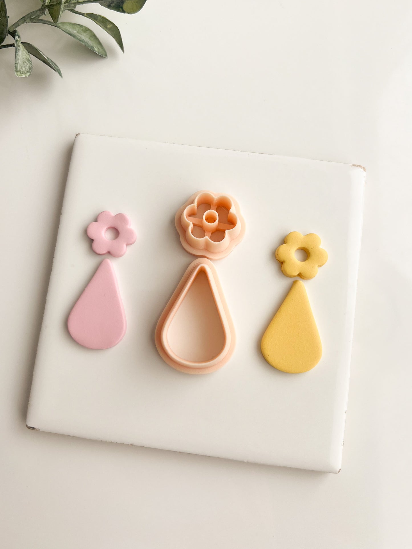 Rounded Tear Drop Shape No. 1 Clay Cutter | Rounded Teardrop Polymer Clay Cutter for DIY Earrings Stylish Jewelry and Modern Handmade Designs