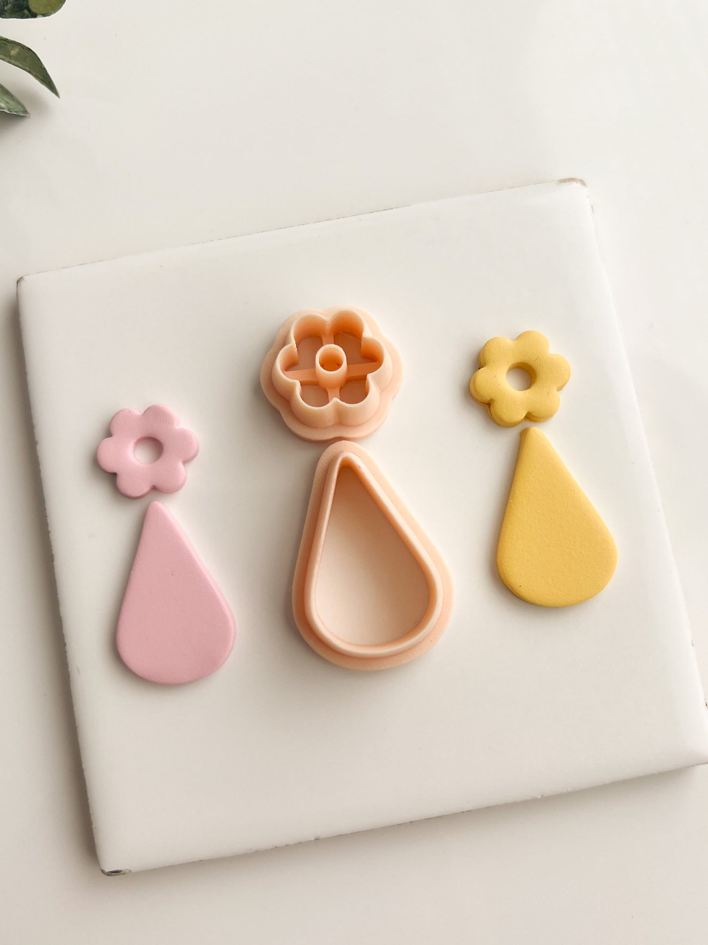 Rounded Tear Drop Shape No. 1 Clay Cutter | Rounded Teardrop Polymer Clay Cutter for DIY Earrings Stylish Jewelry and Modern Handmade Designs